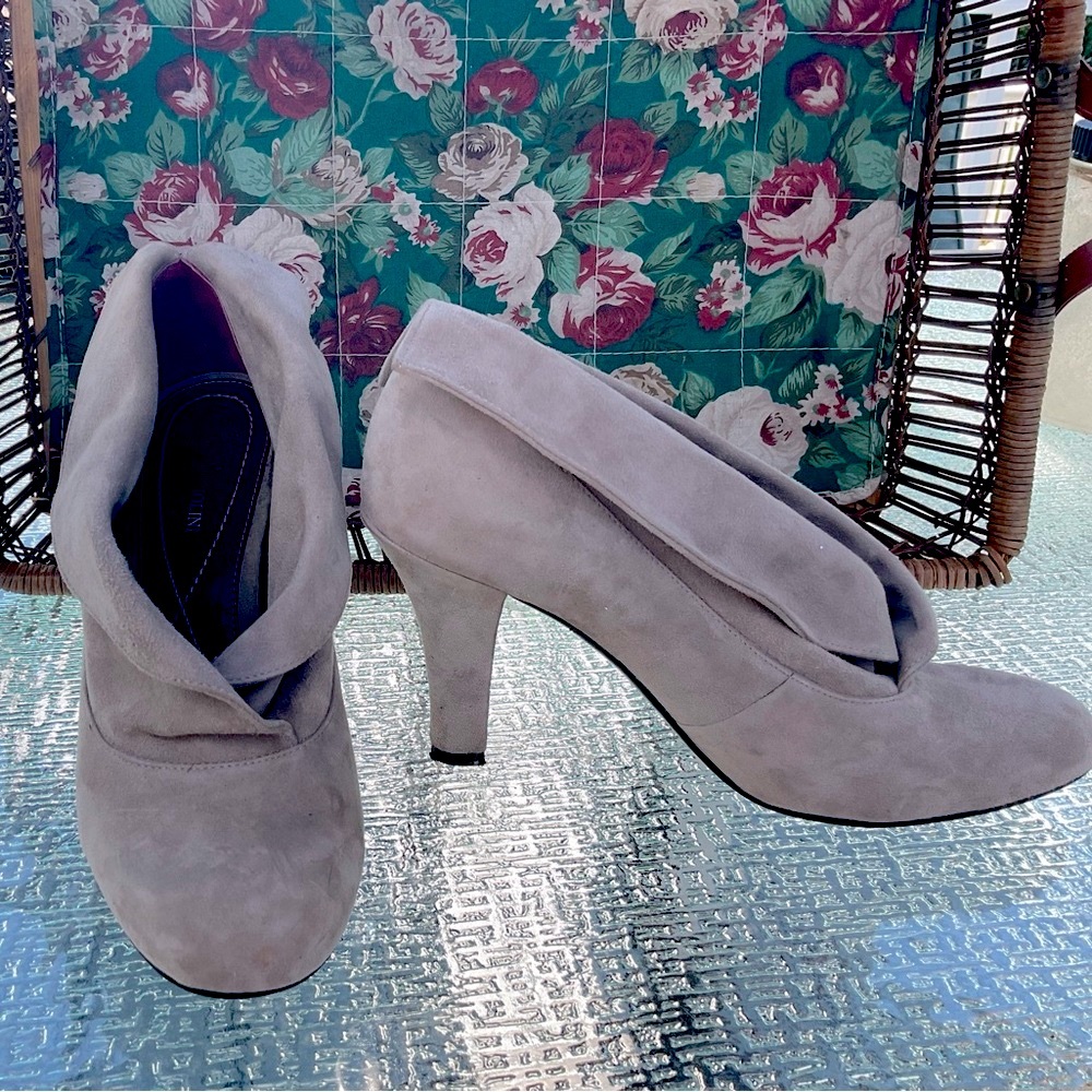 Enzo Angiolini Genuine Suede Booties SZ 8.5 Boots